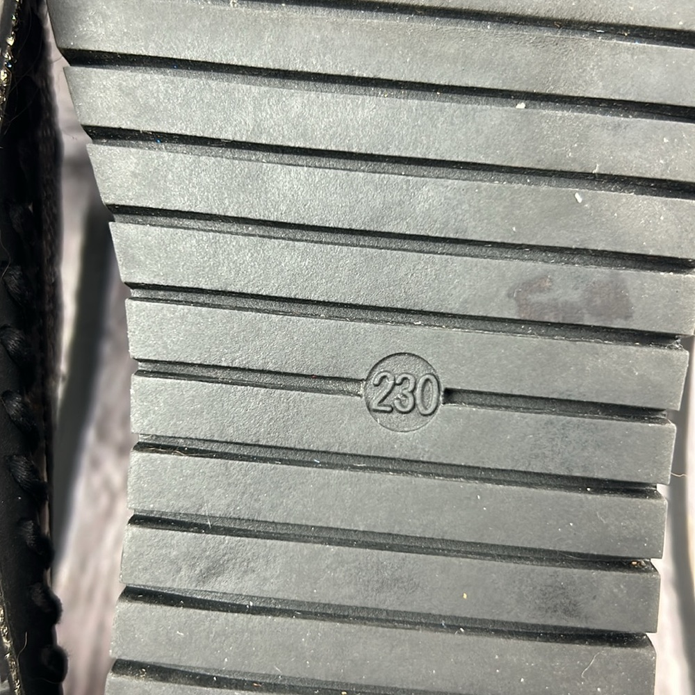 MUGUAN COMPANY - 1997 Black Silver Jeweled Slip On Flats - Picture 12 of 17